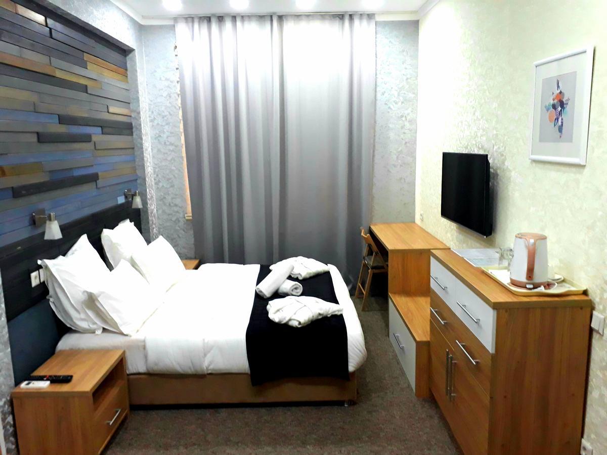Small Hotel Bishkek Exterior foto
